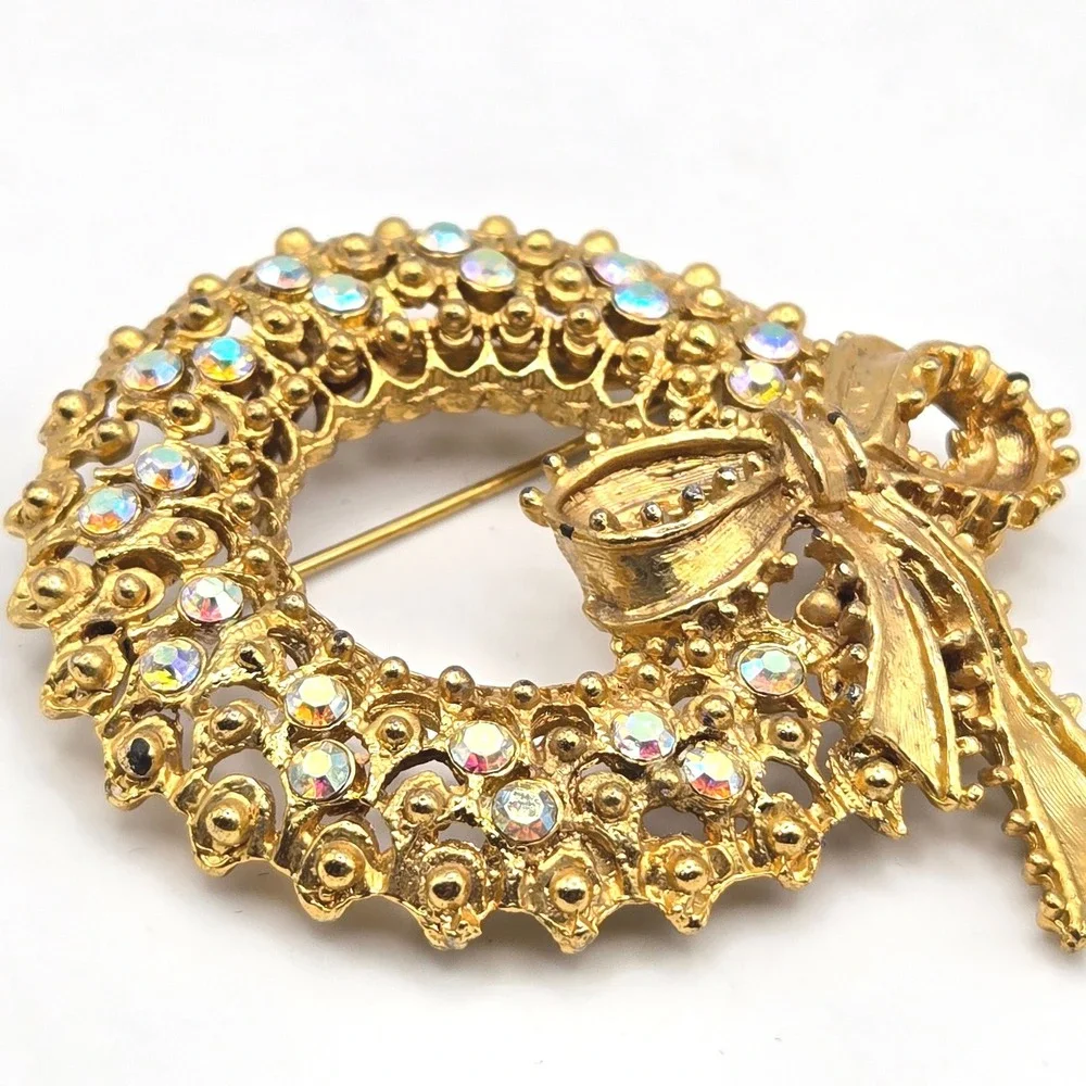 Vintage Tancer II Gold Tone Wreath Brooch AB Crystal‎ Rhinestones Bow Christmas